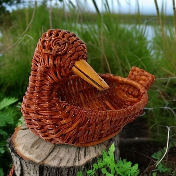 MINI Duck Shaped Wicker Basket Woven Rattan Vintage MCM Brown Wooden Beak Boho. - Picture 15 of 16